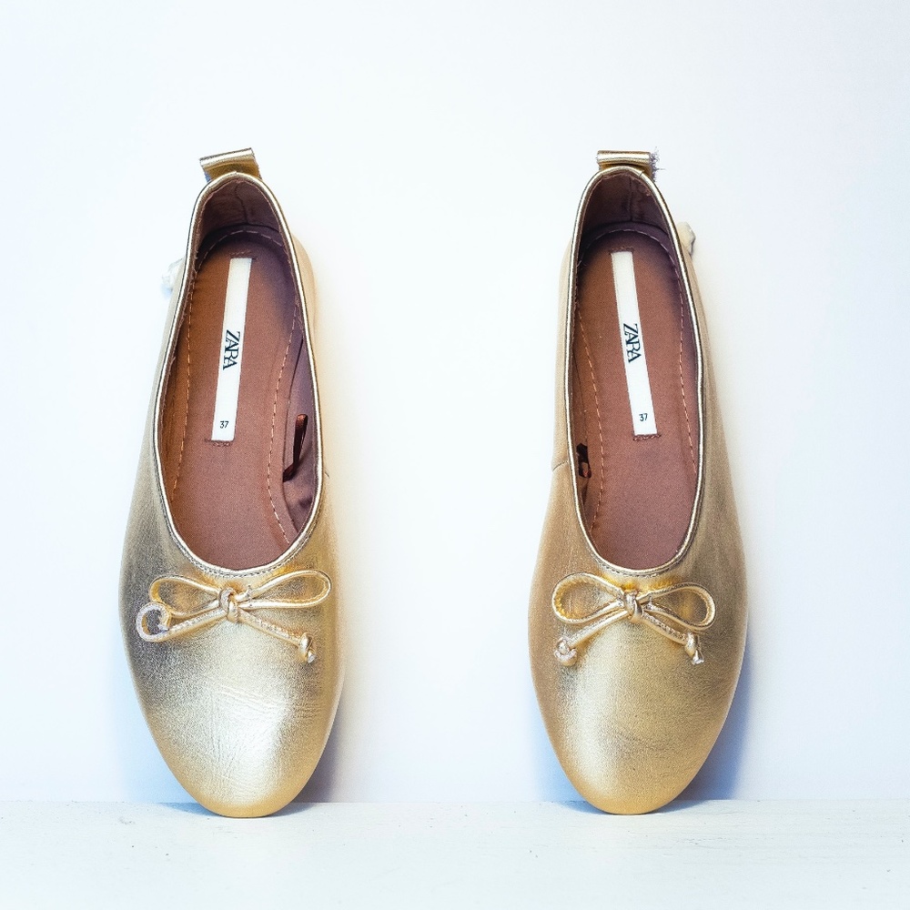 Zara Classic Gold Chic Ballet Flats Size 7